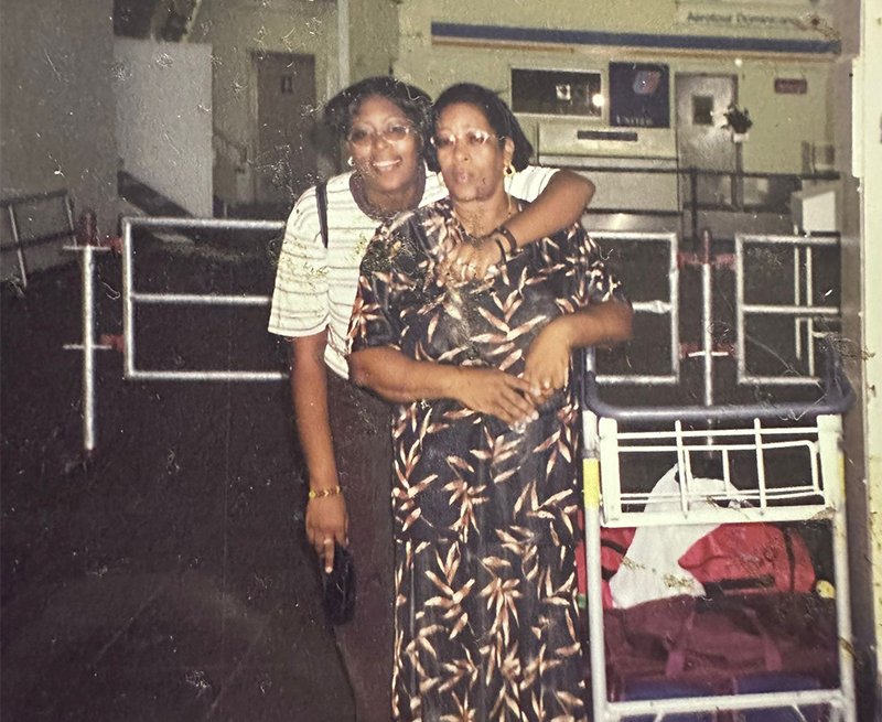 ana-maria-pauletta-partido-par-curacao international airport-1997-1998-beursalen